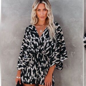 Aakaa - Linden Printed Kimono Romper - VICI Size M